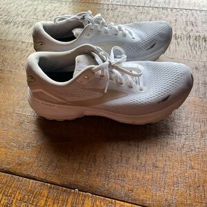 Brooks Ghost 15 Athletic Running Shoes